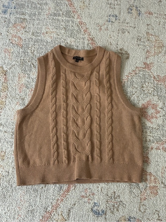 Banana Republic Sweaters - Banana Republic Chunky Knit Cropped Sweater Vest Size M- Grandpa Chic